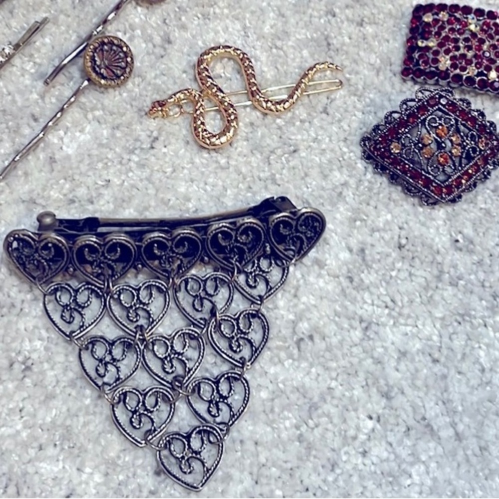 3/$20 - Hair Accessory Bundle - 6 Items